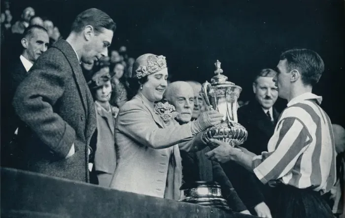 Framed Print : The Queen Presents The Cup, 1937 Framed Print : The Queen Presents The Cup, 1937