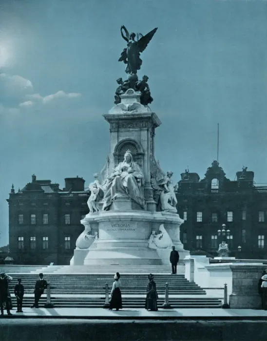 Framed Print : The Queen Victoria memorial, Buckingham Palace, London, 1911-1912. Artist: FGO Stuart Framed Print : The Queen Victoria memorial, Buckingham Palace, London, 1911-1912. Artist: FGO Stuart