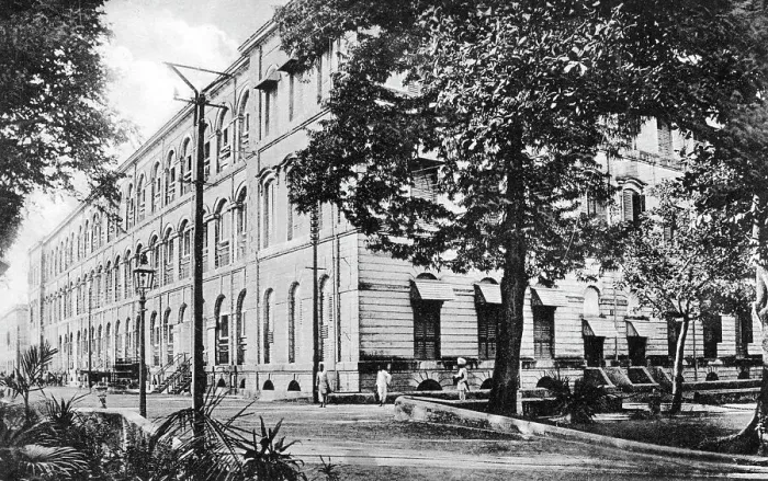 Framed Print : Queens Barrack, Fort William, Calcutta, India, early 20th century Framed Print : Queens Barrack, Fort William, Calcutta, India, early 20th century