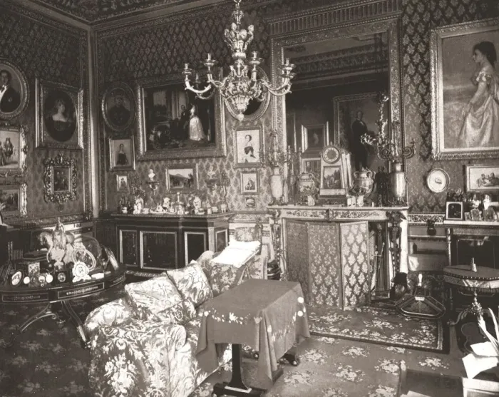 Framed Print : The Queens Sitting Room, Windsor Castle, Berkshire, 1894. Creator: Unknown Framed Print : The Queens Sitting Room, Windsor Castle, Berkshire, 1894. Creator: Unknown