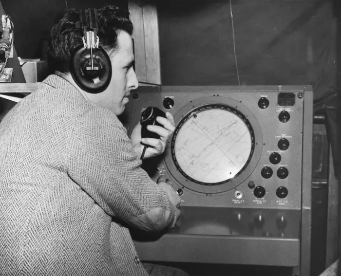 Framed Print : Radar operator, Marshall Plan, 1947-1951 Framed Print : Radar operator, Marshall Plan, 1947-1951