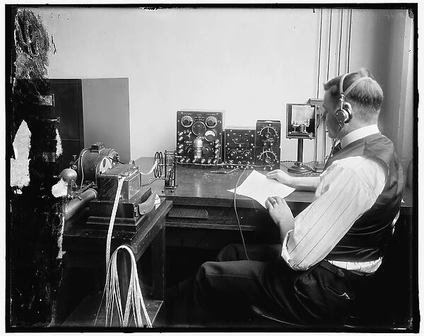 Radio, between 1910 and 1920. Creator: Harris & Ewing. Radio, between 1910 and 1920. Creator: Harris & Ewing