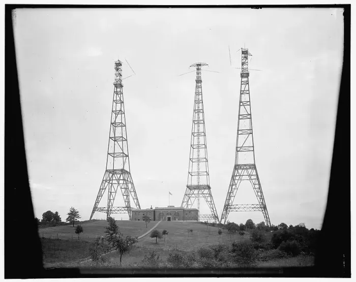 Framed Print : Radio towers, between 1910 and 1920. Creator: Harris & Ewing. Radio towers, between 1910 and 1920. Creator: Harris & Ewing Framed Print : Radio towers, between 1910 and 1920. Creator: Harris & Ewing. Radio towers, between 1910 and 1920. Creator: Harris & Ewing