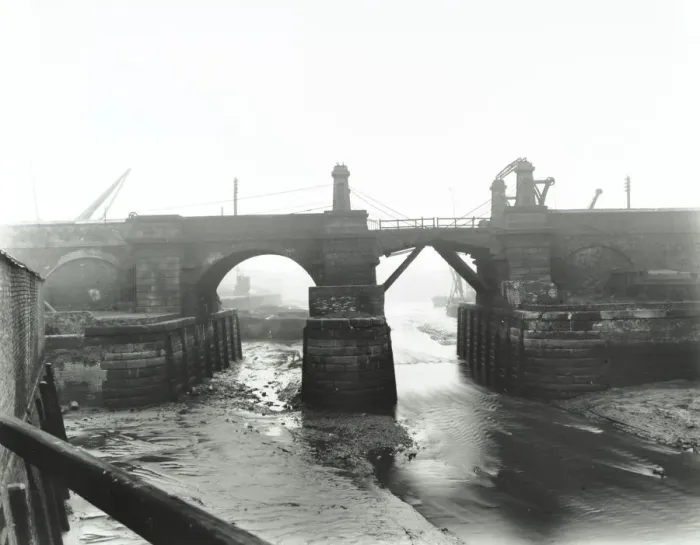 Framed Print : Railway bridge across Deptford Creek, London, 1913 Framed Print : Railway bridge across Deptford Creek, London, 1913