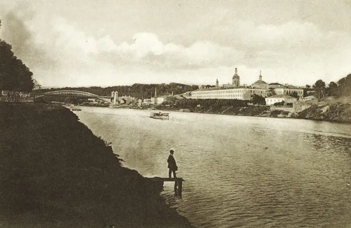 Framed Print : Railway bridge and Novodevichy Convent (New Maidens Convent), Moscow, Russia, 1910s Framed Print : Railway bridge and Novodevichy Convent (New Maidens Convent), Moscow, Russia, 1910s