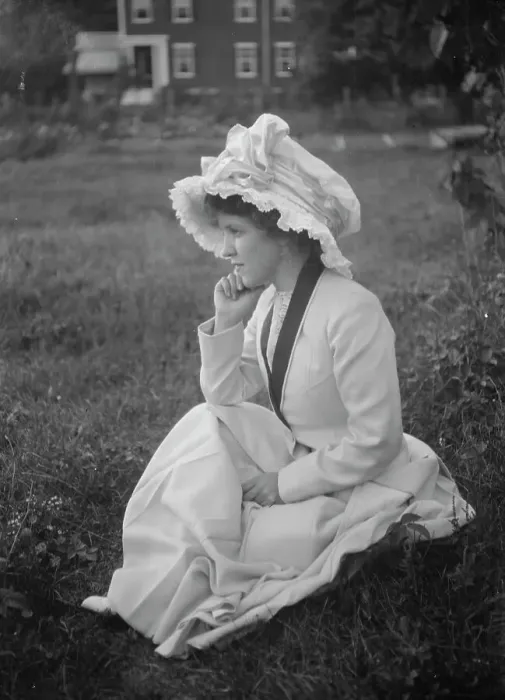 Framed Print : Rainsford, Mrs. seated outdoors, between 1922 and 1924. Creator: Arnold Genthe Framed Print : Rainsford, Mrs. seated outdoors, between 1922 and 1924. Creator: Arnold Genthe