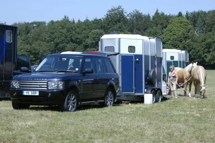 Framed Print : Range Rover with horse box at 2006 New Forest Show. Creator: Unknown Framed Print : Range Rover with horse box at 2006 New Forest Show. Creator: Unknown