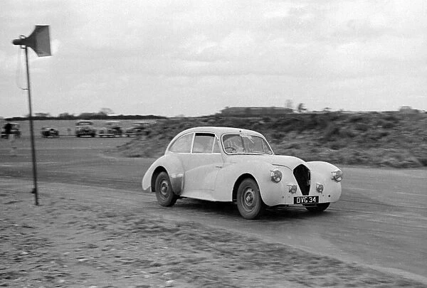 Ray Playford driving a Healey Elliott, at Snetterton Circuit, Norfolk, 1953