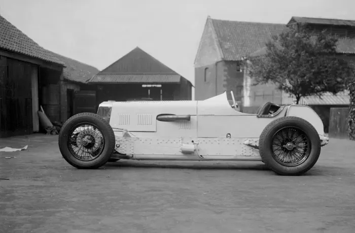 Framed Print : Raymond Mays Vauxhall-Villiers, c1930s. Artist: Bill Brunell Framed Print : Raymond Mays Vauxhall-Villiers, c1930s. Artist: Bill Brunell
