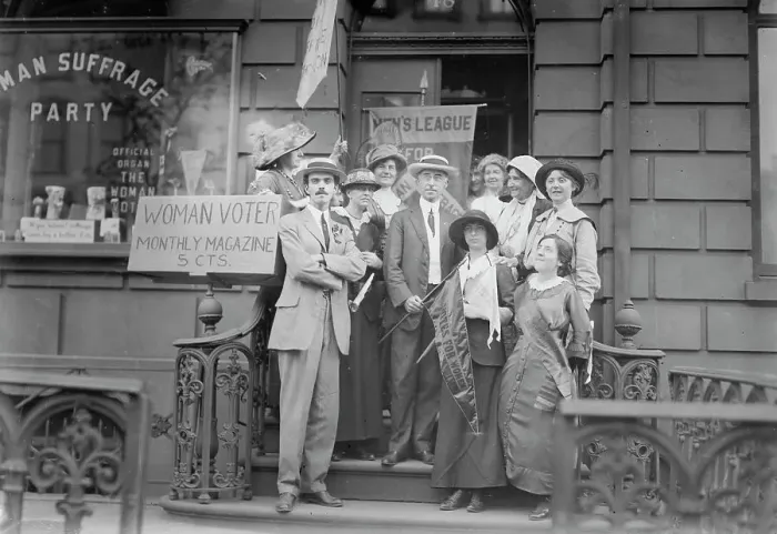 Framed Print : R.C. Beadle, A.H. Brown, and suffragettes, 1913. Creator: Bain News Service Framed Print : R.C. Beadle, A.H. Brown, and suffragettes, 1913. Creator: Bain News Service