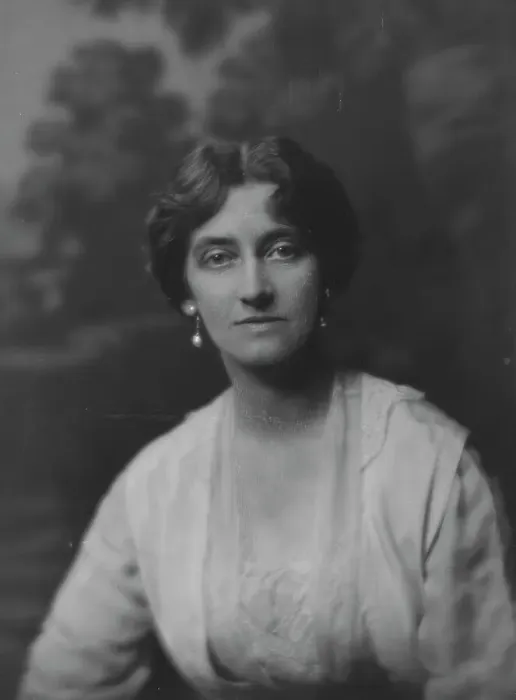 Framed Print : Read, William A. Mrs. portrait photograph, 1916. Creator: Arnold Genthe Framed Print : Read, William A. Mrs. portrait photograph, 1916. Creator: Arnold Genthe