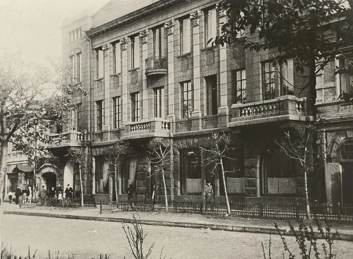 Framed Print : A ready-to-wear clothing store with residential apartments, a store and an office of the... 1915. Creator: Unknown Framed Print : A ready-to-wear clothing store with residential apartments, a store and an office of the... 1915. Creator: Unknown