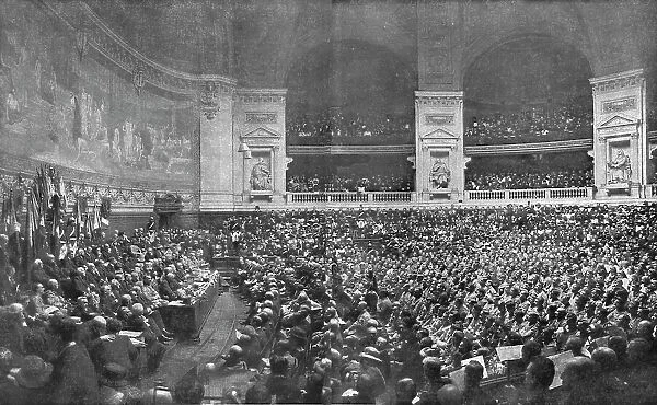 Reconnaissance national; la ceremonie du 2 aout 1919, a Paris, dans le Grand Amphitheatre... 1919. Creator: Jean Clair-Guyot