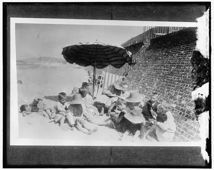 Framed Print : Red Cross, between 1910 and 1920. Creator: Harris & Ewing. Red Cross, between 1910 and 1920. Creator: Harris & Ewing Framed Print : Red Cross, between 1910 and 1920. Creator: Harris & Ewing. Red Cross, between 1910 and 1920. Creator: Harris & Ewing