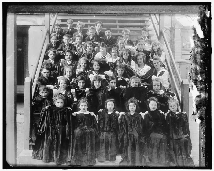 Framed Print : Red Cross, between 1910 and 1920. Creator: Harris & Ewing. Red Cross, between 1910 and 1920. Creator: Harris & Ewing Framed Print : Red Cross, between 1910 and 1920. Creator: Harris & Ewing. Red Cross, between 1910 and 1920. Creator: Harris & Ewing