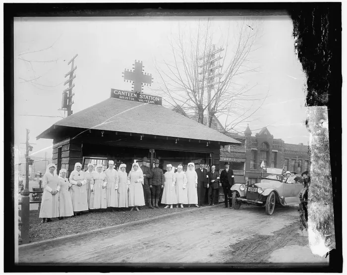 Framed Print : Red Cross: Canteen Station, Bristol, Va.-Tenn, between 1910 and 1920. Creator: Harris & Ewing. Red Cross: Canteen Station, Bristol, Va.-Tenn, between 1910 and 1920. Creator: Harris & Ewing Framed Print : Red Cross: Canteen Station, Bristol, Va.-Tenn, between 1910 and 1920. Creator: Harris & Ewing. Red Cross: Canteen Station, Bristol, Va.-Tenn, between 1910 and 1920. Creator: Harris & Ewing