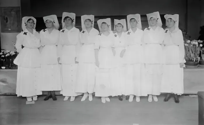 Framed Print : Red Cross volunteers? Alice Borden, Helen Campbell, Edith McHieble, Maude... between c1910 and c1915 Creator: Bain News Service Framed Print : Red Cross volunteers? Alice Borden, Helen Campbell, Edith McHieble, Maude... between c1910 and c1915 Creator: Bain News Service
