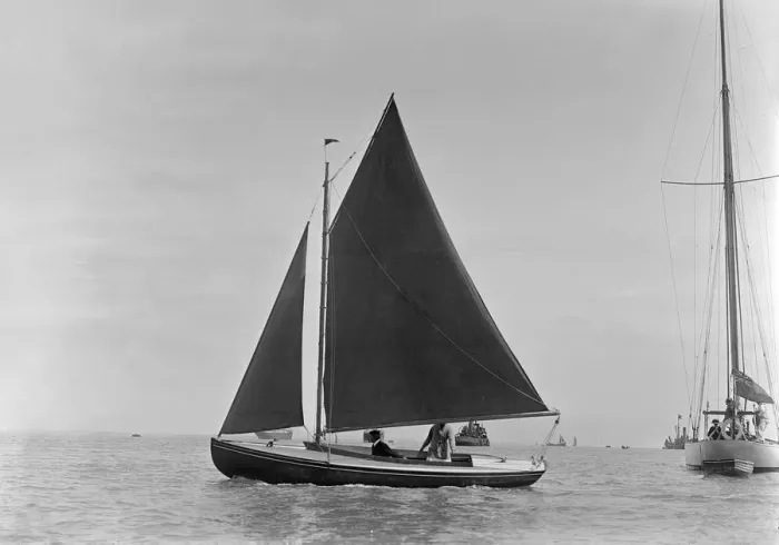 Framed Print : Redwing Class, 1921. Creator: Kirk & Sons of Cowes Framed Print : Redwing Class, 1921. Creator: Kirk & Sons of Cowes