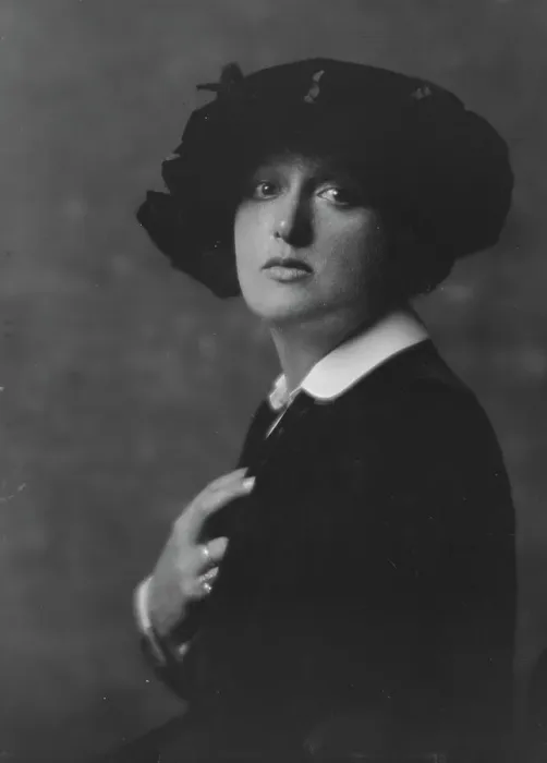 Framed Print : Reed, Florence, Miss, portrait photograph, 1916 Oct. 5. Creator: Arnold Genthe