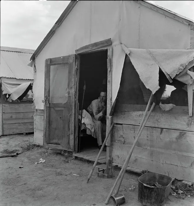 Framed Print : Refugee agricultural laborer on the roadside in Arizona, near the Casa Grande project, 1938. Creator: Dorothea Lange Framed Print : Refugee agricultural laborer on the roadside in Arizona, near the Casa Grande project, 1938. Creator: Dorothea Lange