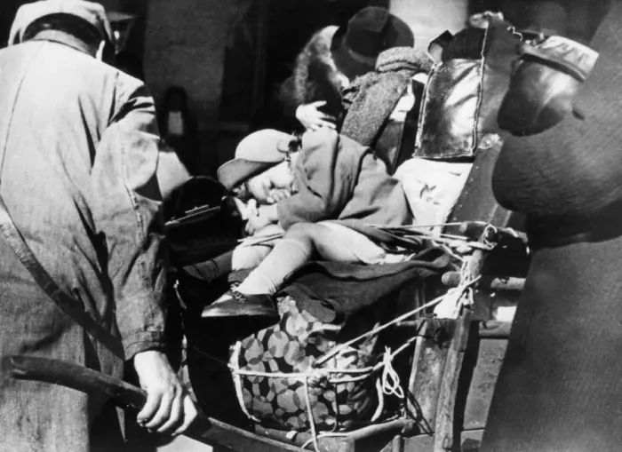 Framed Print : Refugees with their luggage at the Gare de l Est, Paris, August 1940 Framed Print : Refugees with their luggage at the Gare de l Est, Paris, August 1940