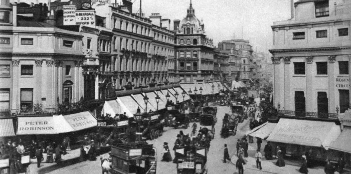 Framed Print : Regent Circus (Oxford Circus), London, 1880s, (1926-1927) Framed Print : Regent Circus (Oxford Circus), London, 1880s, (1926-1927)