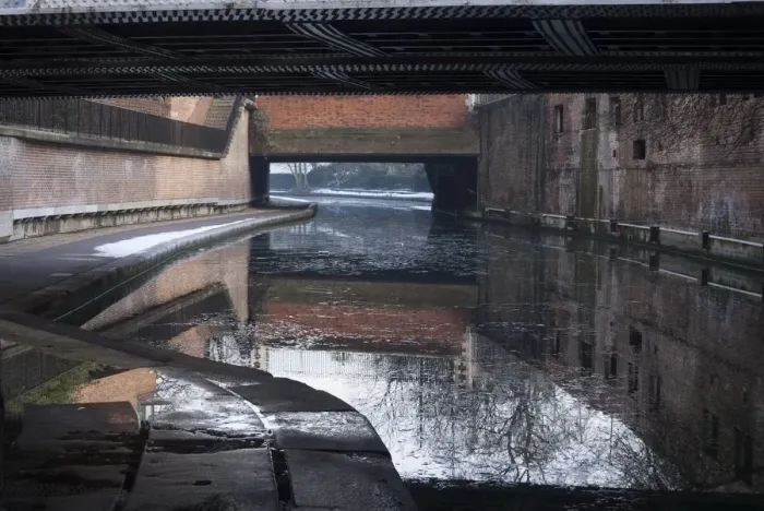 Framed Print : Regents Canal, 23 / 12 / 09, 10: 35: 33. Creator: Ethel Davies Framed Print : Regents Canal, 23 / 12 / 09, 10: 35: 33. Creator: Ethel Davies