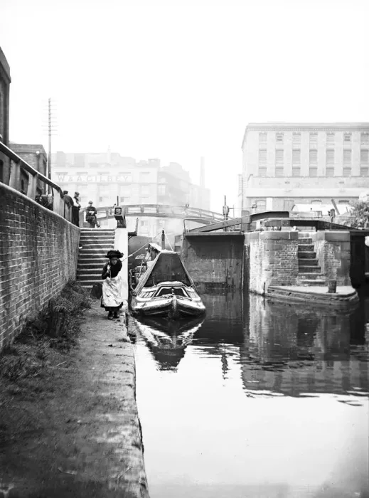 Framed Print : Regents Canal at Hawley Lock, St Pancras, Camden, London, c1905 Framed Print : Regents Canal at Hawley Lock, St Pancras, Camden, London, c1905