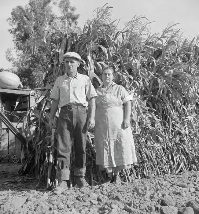 Framed Print : Rehabilitation family, near Visalia, California, 1938. Creator: Dorothea Lange Framed Print : Rehabilitation family, near Visalia, California, 1938. Creator: Dorothea Lange