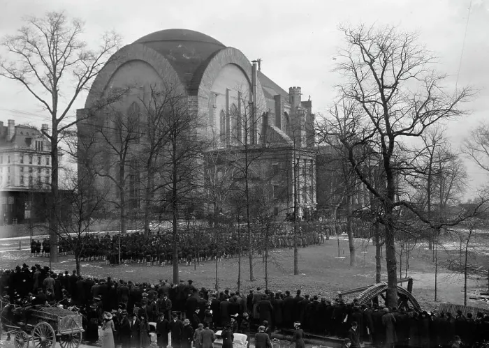Framed Print : Reid Funeral, 1913. Creator: Bain News Service Framed Print : Reid Funeral, 1913. Creator: Bain News Service