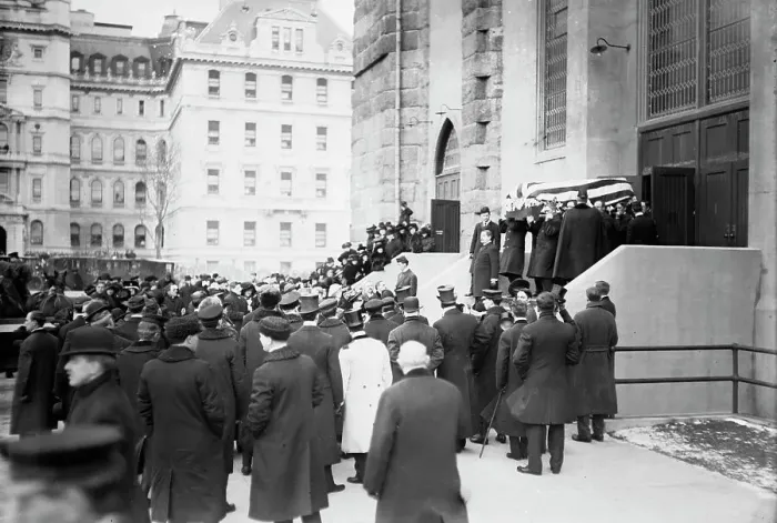 Framed Print : Reid Funeral - leaving the Cathedral, 1913. Creator: Bain News Service Framed Print : Reid Funeral - leaving the Cathedral, 1913. Creator: Bain News Service