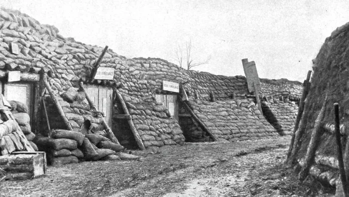 Framed Print : Un relais d'ambulance modele; Le premier abri a gauche, portant l'inscription Relais... c1916. Creator: Unknown. Un relais d'ambulance modele; Le premier abri a gauche, portant l'inscription Relais... c1916. Creator: Unknown Framed Print : Un relais d'ambulance modele; Le premier abri a gauche, portant l'inscription Relais... c1916. Creator: Unknown. Un relais d'ambulance modele; Le premier abri a gauche, portant l'inscription Relais... c1916. Creator: Unknown