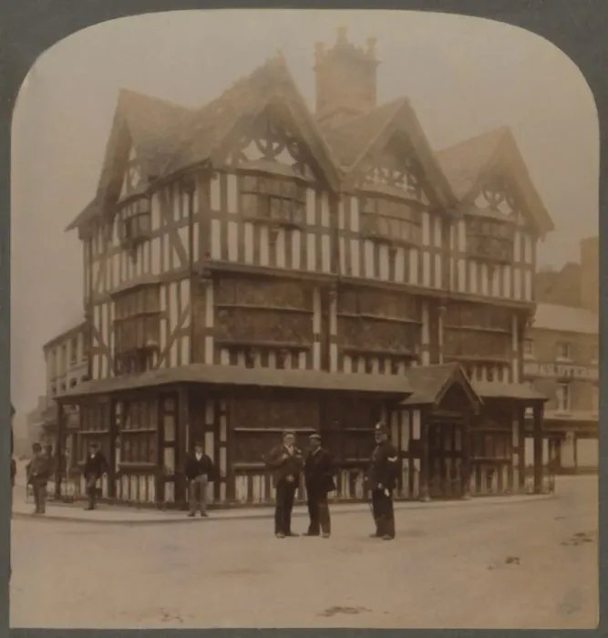 Framed Print : A Relic of the time of James I, (1603-25), the Old House, Hereford, England, c1910 Framed Print : A Relic of the time of James I, (1603-25), the Old House, Hereford, England, c1910