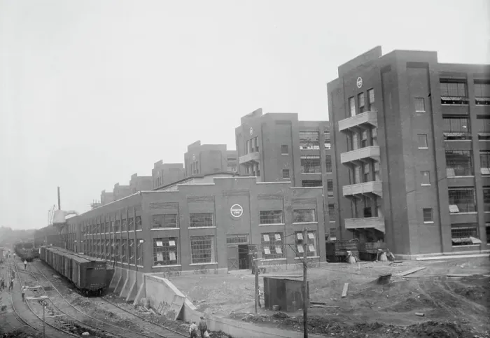Framed Print : Remington Arms works, Bridgeport, between c1910 and c1915. Creator: Bain News Service Framed Print : Remington Arms works, Bridgeport, between c1910 and c1915. Creator: Bain News Service