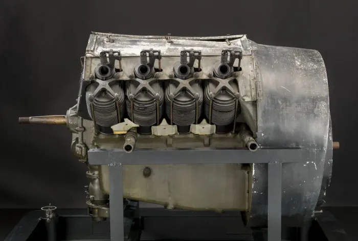 Framed Print : Renault 80 hp, V-8 Engine, ca. 1913. Creator: Renault Framed Print : Renault 80 hp, V-8 Engine, ca. 1913. Creator: Renault