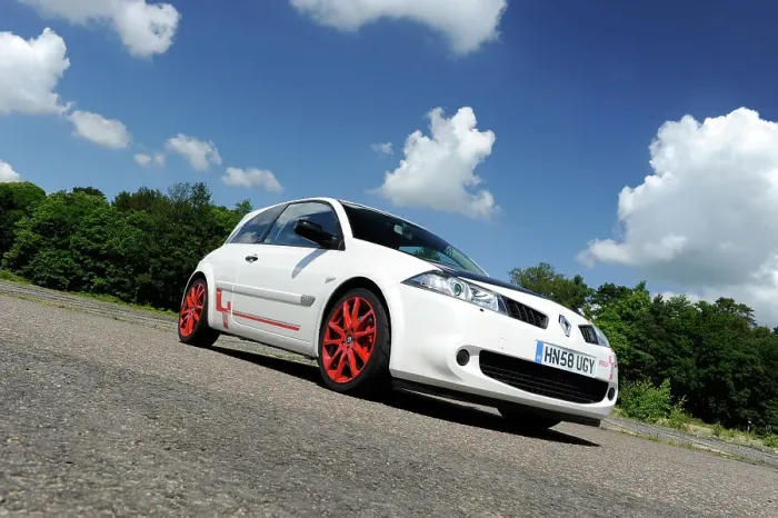 Framed Print : Renault Megane Sport R26R 2009. Artist: Simon Clay Framed Print : Renault Megane Sport R26R 2009. Artist: Simon Clay