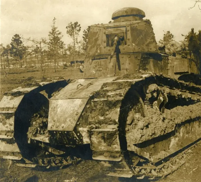 Framed Print : Renault tank, c1914-c1918 Framed Print : Renault tank, c1914-c1918