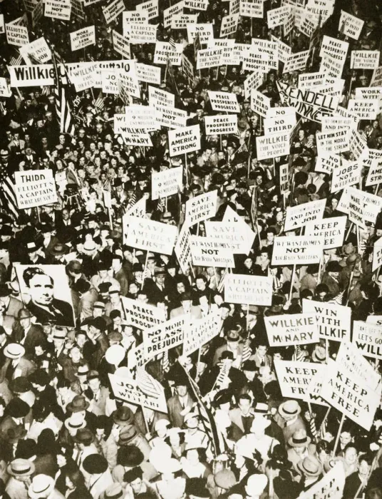 Framed Print : Republican supporters outside Buffalo Memorial Auditorium, New York, USA, 15 October 1940 Framed Print : Republican supporters outside Buffalo Memorial Auditorium, New York, USA, 15 October 1940