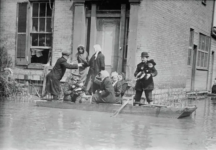 Framed Print : Rescue work- Dayton, 1913. Creator: Bain News Service Framed Print : Rescue work- Dayton, 1913. Creator: Bain News Service
