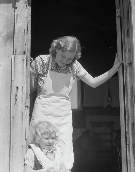 Framed Print : Resettlement clients to be moved from Widtsoe area to farm in another county of Utah, 1936. Creator: Dorothea Lange Framed Print : Resettlement clients to be moved from Widtsoe area to farm in another county of Utah, 1936. Creator: Dorothea Lange