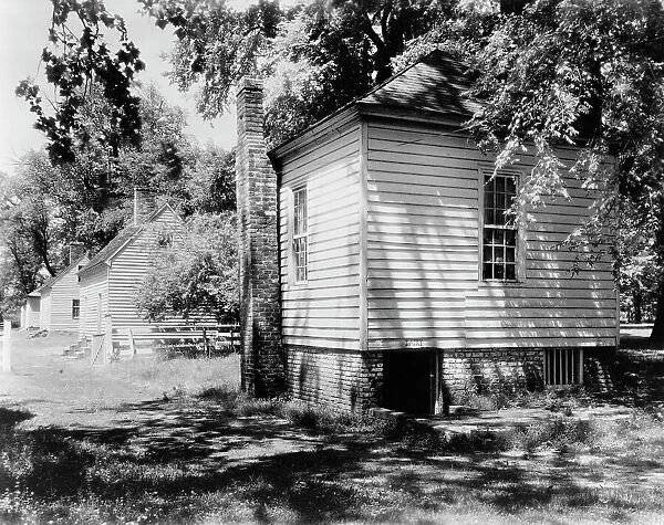 Residence, cabin, on James River, Tuckahoe Plantation, Goochland County... between c1905 and c1933. Creator: Frances Benjamin Johnston