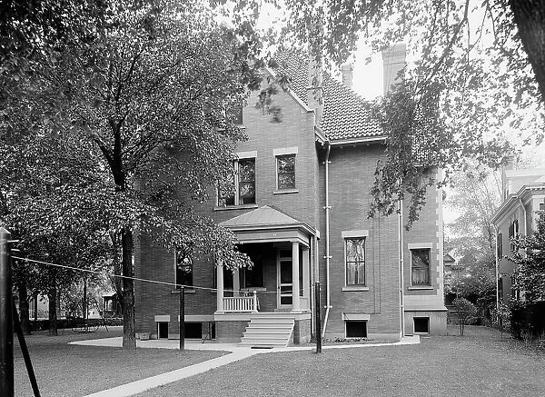 Residence of Mr. Fair, 40 Putnam Avenue, Detroit, Mich. between 1905 and 1915. Creator: Unknown
