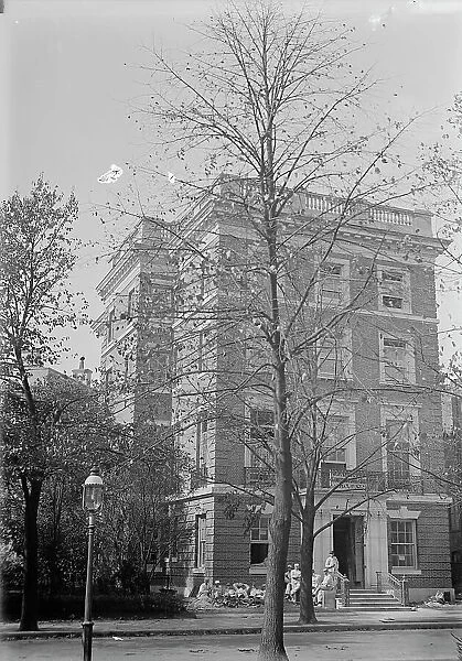 Residence of Mr. And Mrs. William F. Hitt, 1914. Creator: Harris & Ewing. Residence of Mr. And Mrs. William F. Hitt, 1914. Creator: Harris & Ewing