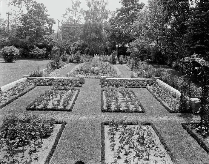 Framed Print : Residence of Mrs. Franklin H. Walker, garden, Detroit, Mich. between 1905 and 1915. Creator: Unknown Framed Print : Residence of Mrs. Franklin H. Walker, garden, Detroit, Mich. between 1905 and 1915. Creator: Unknown