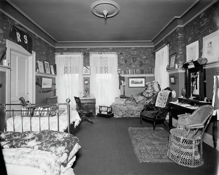 Framed Print : Residence of Mrs. H.C. Parke, bed room, Detroit, Mich. between 1900 and 1905. Creator: Unknown Framed Print : Residence of Mrs. H.C. Parke, bed room, Detroit, Mich. between 1900 and 1905. Creator: Unknown