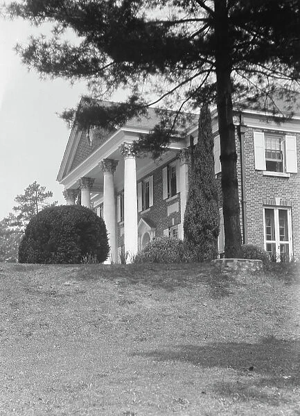 Residence of Mrs. Olgivie, Biltmore Forest, North Carolina, 1932 May. Creator: Arnold Genthe