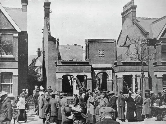 Framed Print : The result of an air raid: A wrecked house in Southend, 1915 Framed Print : The result of an air raid: A wrecked house in Southend, 1915