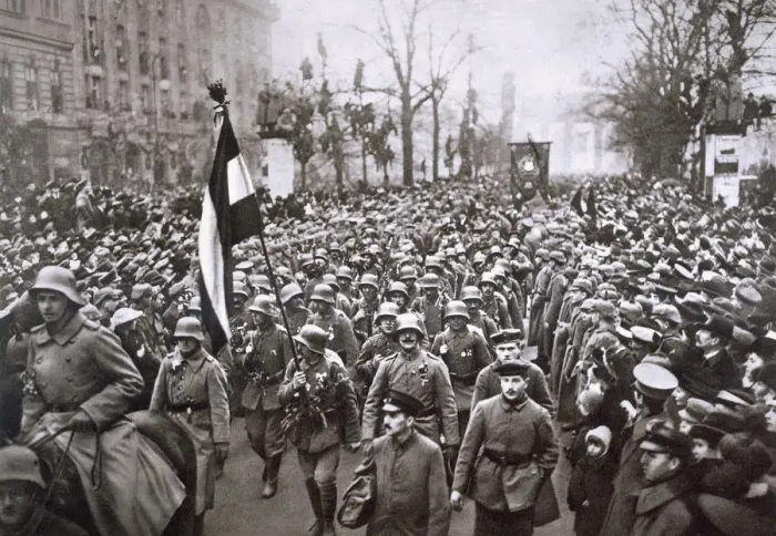 Framed Print : Return of the Guard from the War, Germany, December 1918 Framed Print : Return of the Guard from the War, Germany, December 1918