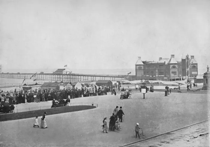 Framed Print : Rhyl - The Esplanade, 1895 Framed Print : Rhyl - The Esplanade, 1895