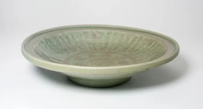 Framed Print : Ribbed Dish with Floral Scrolls, Ming dynasty (1368-1644), 14th / 15th century Framed Print : Ribbed Dish with Floral Scrolls, Ming dynasty (1368-1644), 14th / 15th century